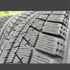早い物勝ち！ブリヂストン スタッドレスタイヤ4本中古175/65R15の画像