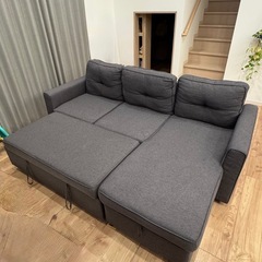 ベッドにもなる収納付きカウチソファーの画像