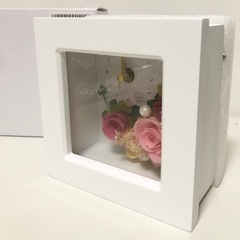M【未使用品】プリザーブドフラワー 時計 クロック 母の日 記念日 贈り物 ギフト プレゼント  置き時計 インテリアの画像