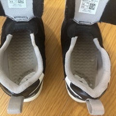 ニューバランスのキッズシューズ2足セットの画像