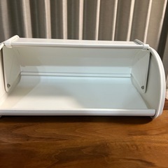 ニトリホワイト スチール製ブレッドケー ス パン入れの画像