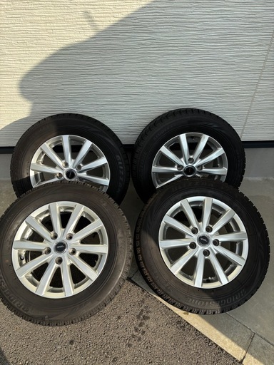 トヨタ　ノア
　スタッドレスタイヤ4本セット　ブリヂストン