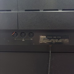 YAMAHA CLAVINOVA CLP-550 直の画像