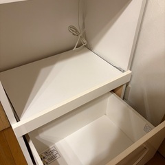 無料　ただ　0円　食器棚の画像