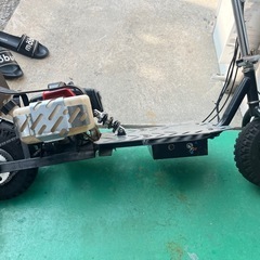エンジン付きキックボードの画像