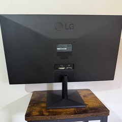 LG27インチPCモニターの画像