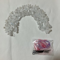 【新品】髪飾り 花 百合 ヘアアクセサリー ヘッドドレス クリスタル 子供 大人の画像