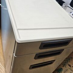 オフィスデスクの画像