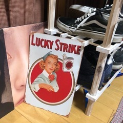 ラッキーストライクインテリアの画像