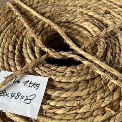 わら縄大巻3分直径48センチ高さ23センチ9.5キロの画像