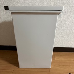 ゴミ箱の画像