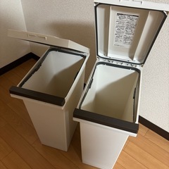ゴミ箱の画像