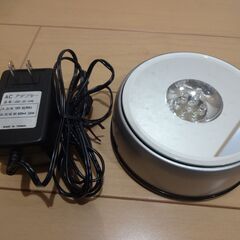 回転式 展示用LEDディスプレイ台座 （台上のガラス製品は含まず）の画像