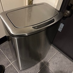 ゴミ箱の画像