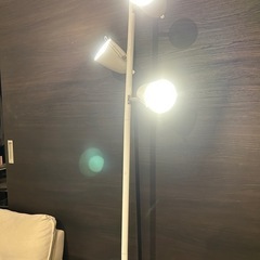 間接照明　　3灯スタンドライト　の画像