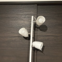 間接照明　　3灯スタンドライト　の画像