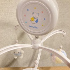 familiar ファミリア音楽機能付き ベビーメリーの画像