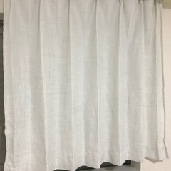 カーテンの画像