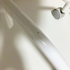 さしあげます！鮮やかな赤いイス　高さ調整可能の画像