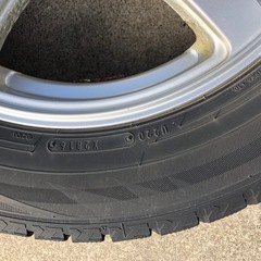 205 /60R16   スタッドレスタイヤの画像
