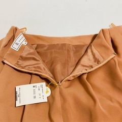 【新品・未使用・タグ付き】膝丈スカート　フレア　Aライン　サイズ40 Lサイズの画像