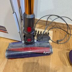 動作品　Dyson Cyclone V10 Fluffy SV12 ダイソンの画像