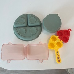 吸盤付きシリコン食器、ジュレケース、おにぎりメーカーの画像