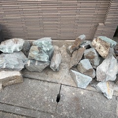  【お礼あり】黒土・庭石 引き取ってくださる方募集（川崎市中原区））の画像