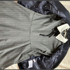 ピンクラテPINK LATTE ブレザー　スーツ、XS.ワンピース　125〜135㎝の画像