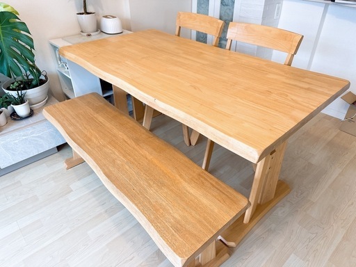 ナチュラルテイスト　ダイニングテーブルセット
