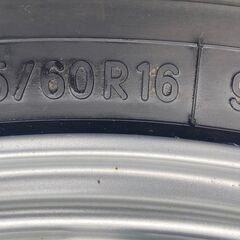 215/60R16 東北6県無料配送対応‼️爆安‼️最終値下げ‼️③超超超バリ溝❗ 国産トーヨータイヤ‼️ アルミ付き 国産 タイヤ !!　スタッドレスの画像