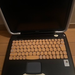 タイトル： 【ジャンク】電源入らないノートパソコン／珍しいデザインの画像