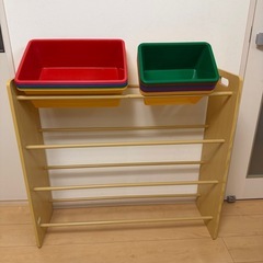 子供おもちゃ箱　収納棚の画像