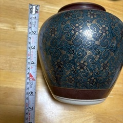 九谷焼(青粒唐草)の壺　高さ18cm の画像