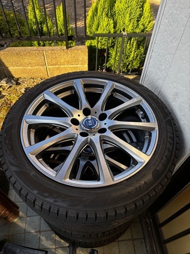 スノータイヤ 225 45 18