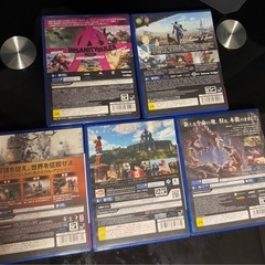 PS4コントローラーとソフト5本セットの画像