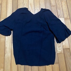 UNIQLO黒ニットの画像