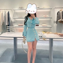 水色ニットセットアップ スカートの画像