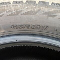 美品　工賃込み２０２３年製ブリヂストン冬タイヤ２１５／５５Ｒ１７　４本セットの画像