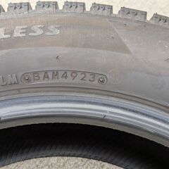 美品　工賃込み２０２３年製ブリヂストン冬タイヤ２１５／５５Ｒ１７　４本セットの画像