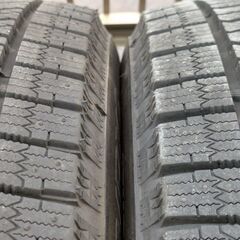 美品　工賃込み２０２３年製ブリヂストン冬タイヤ２１５／５５Ｒ１７　４本セットの画像