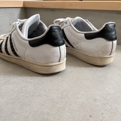 adidas スニーカー27.0cmの画像