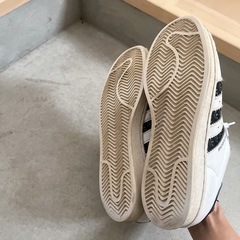 adidas スニーカー27.0cmの画像