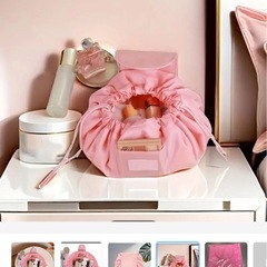 ガバッと広がる大きめのポーチ　化粧品　赤ちゃん小物の画像