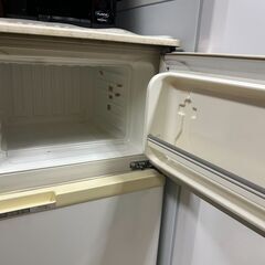 【オフィス移転につき多数出品】２段冷蔵庫（上段の冷凍庫機能は壊れています）の画像