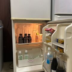 【オフィス移転につき多数出品】２段冷蔵庫（上段の冷凍庫機能は壊れています）の画像