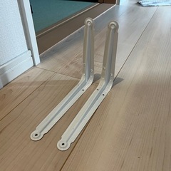 棚受け金具16個　ビスありの画像