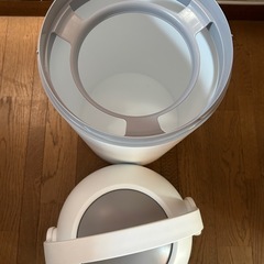ピジョンオムツバケツ　ゴミ箱の画像