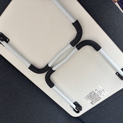 折りたたみテーブルの画像