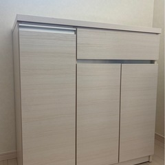 [美品]　ソフトクローズ食器棚 90cmの画像